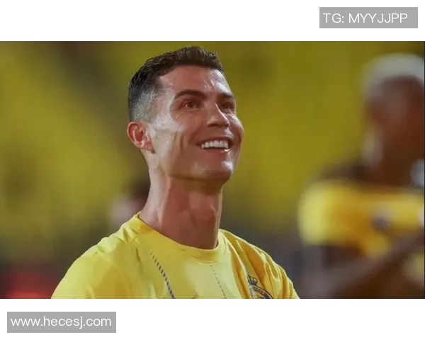 足球场上最帅的C罗瞬间展示 他的迷人魅力引领全球球迷热潮